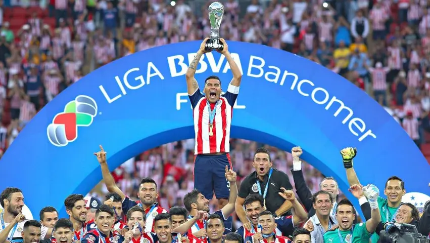 Carlos Salcido, campeón con Chivas | IMAGO7
