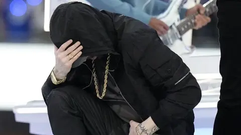Eminem: NFL sabía que el rapero se iba a arrodillar en show intermedio