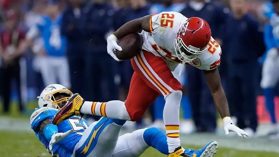 NFL: Jugadores y entrenadores tendrán que recibir dosis de refuerzo contra Covid-19