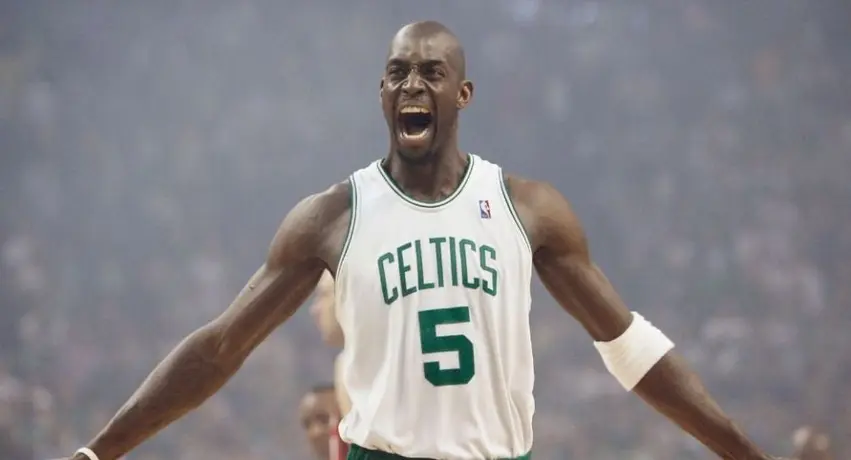 NBA: Celtics homenajeó a Kevin Garnett retirando el número '5'