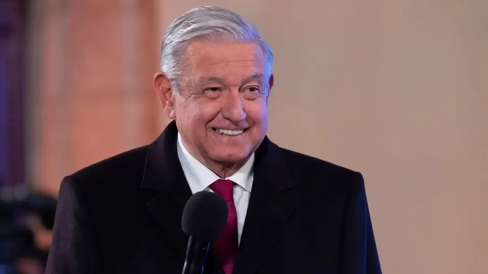 AMLO: Se hará prueba de Covid-19 tras aparecer agripado en la mañanera