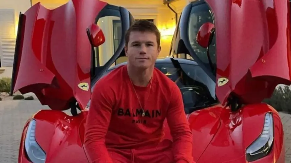 Canelo Álvarez: Presumió adquisición de lujoso automóvil en redes sociales