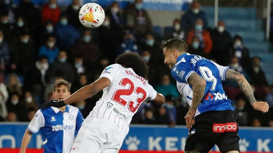 Tecatito Corona: Sevilla empató sin goles ante el Alavés