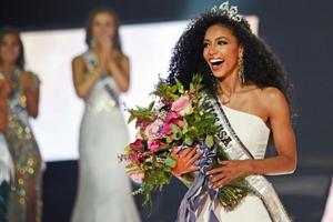 Cheslie Kryst: Miss Estados Unidos de 2019 se suicidó arrojándose desde un rascacielos