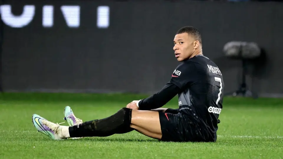 Mbappé, único jugador del PSG en no tener licencia de conducir