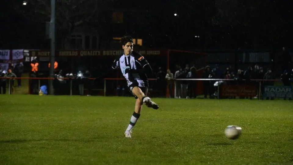 Santiago Muñoz firmó un gol en la victoria del Newcastle United Sub 23