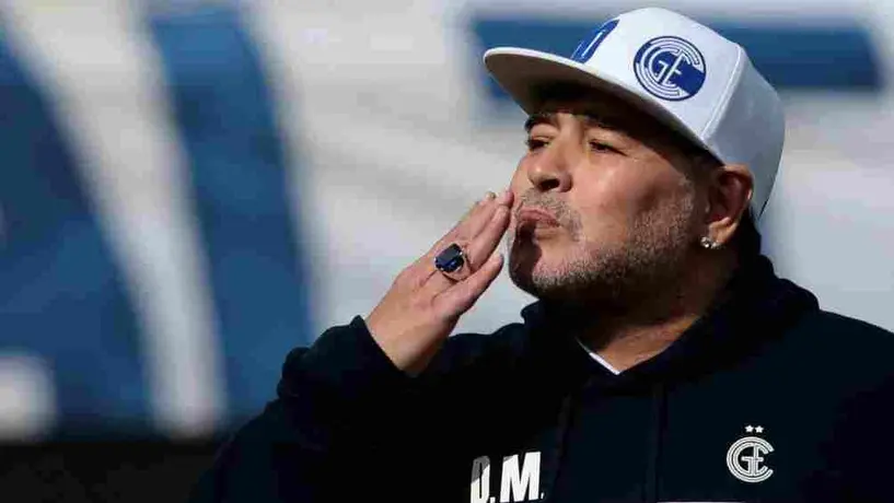 Maradona: Mujer se tatuó el DNI de Diego; su hija menor le respondió
