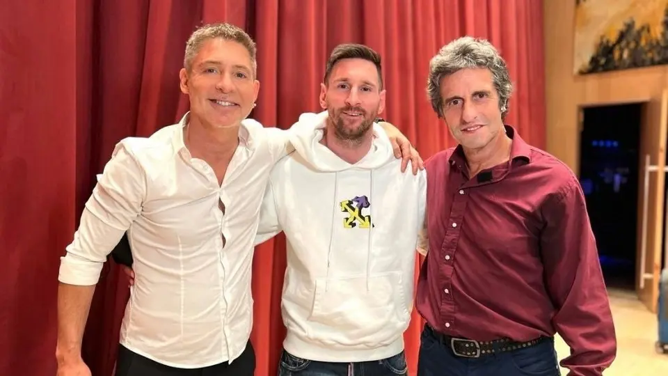 Messi: Ovacionado en el teatro tras la victoria de Argentina sobre Venezuela