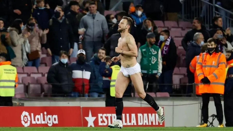 Ivan Rakitic: Terminó en calzones tras regalar su uniforme en su regreso al Camp Nou