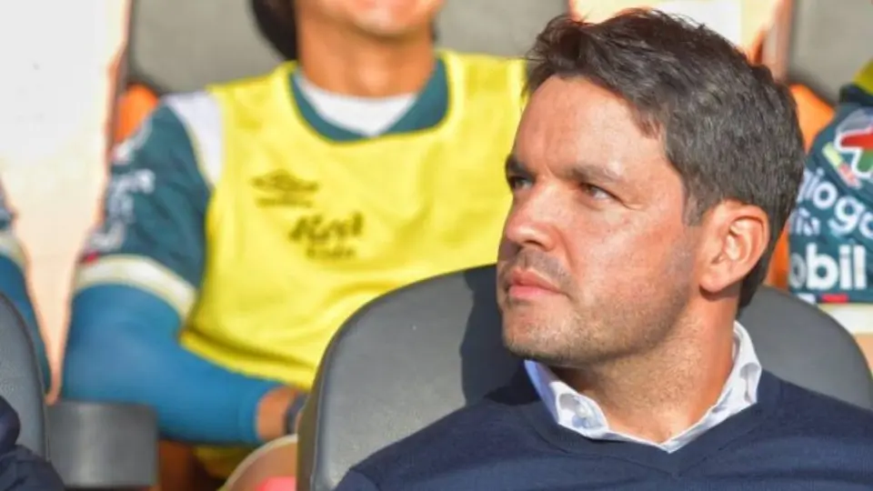 Puebla: Nicolás Larcamón renovó como DT de la Franja