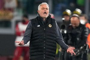 Mourinho a periodista: 'Eres violento en la radio pero frente a mí te cag**'