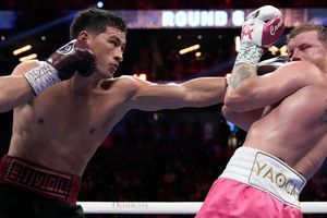 Canelo Álvarez: Mayweather apostó a favor de Bivol y ganó más de 50 mil dólares
