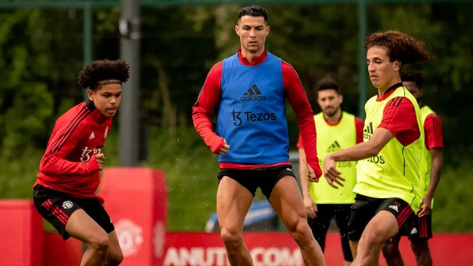 CR7 dejó entrever que se quedará en el United: 'El equipo volverá al lugar que pertenece'
