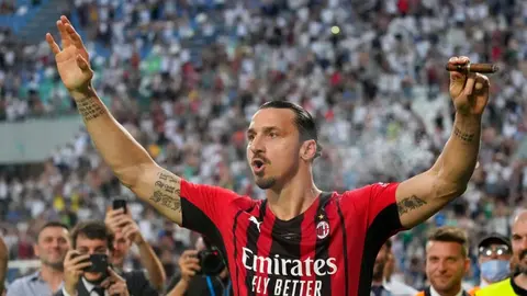 Zlatan: 'Mino Raiola me hubiera dicho que siguiera robando por diez años'