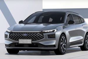 Ford bajará producción de automóviles por falta de chips