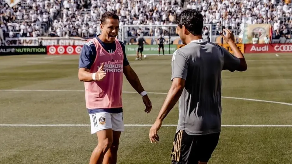 Chicharito Hernández: 'Vela es extraordinario como jugador, pero mejor como persona'