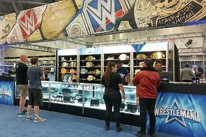WWE: Tienda de souvenirs de WrestleMania 38, con poca gente un día después del evento