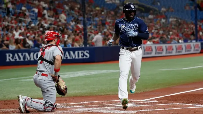 Randy Arozarena hace historia al llegar a seis temporadas consecutivas con 20 jonrones y 20 robos