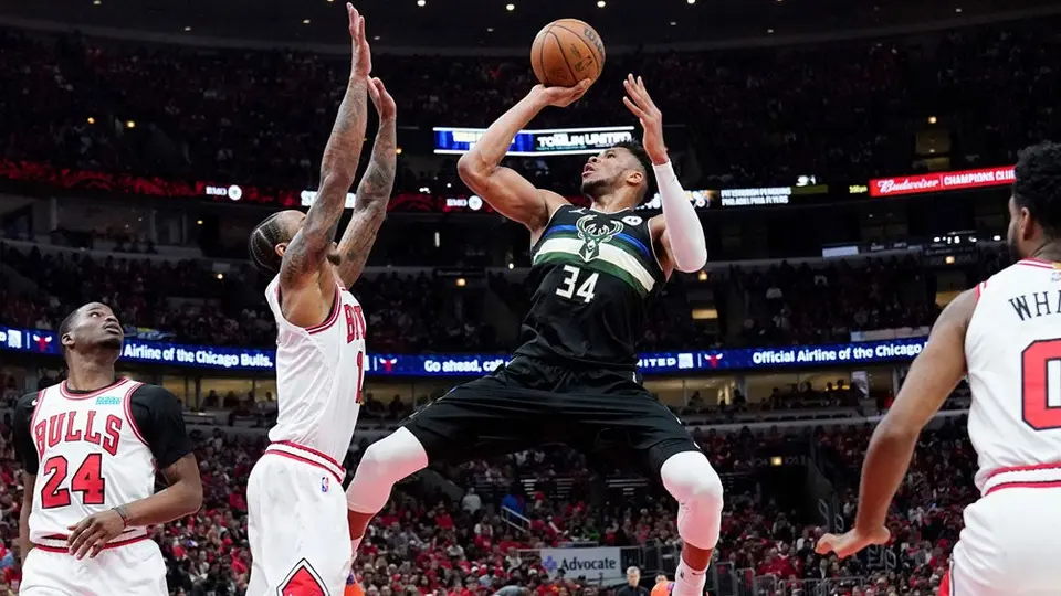 NBA Playoffs: Allen y Antetokounmpo comandaron nueva victoria de Bucks sobre Bulls