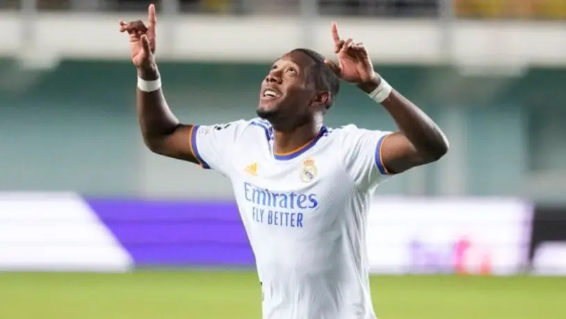 Real Madrid: Alejandro Sanz presumió pastel de cumpleaños que le regaló David Alaba