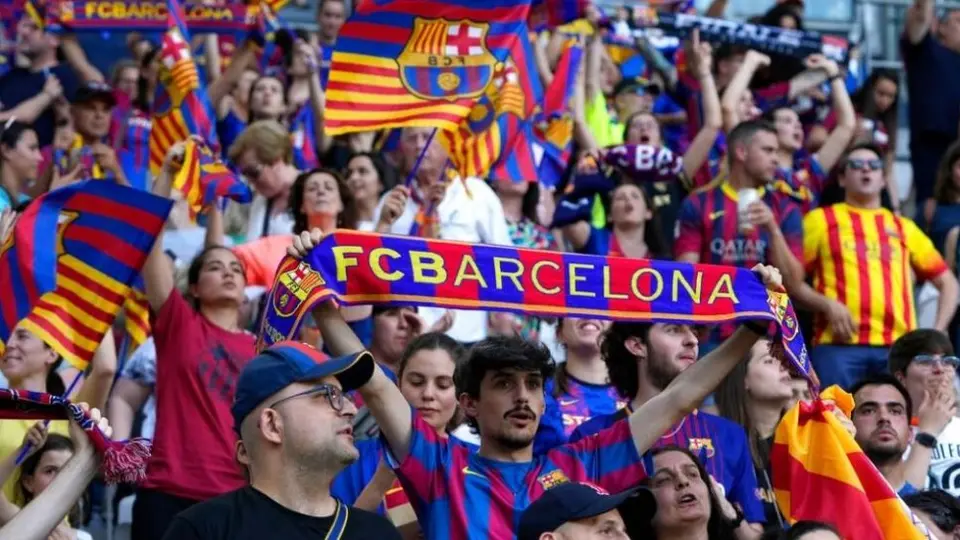 Video: Aficionados del Barça se burlaron del rechazo de Mbappé al Real Madrid