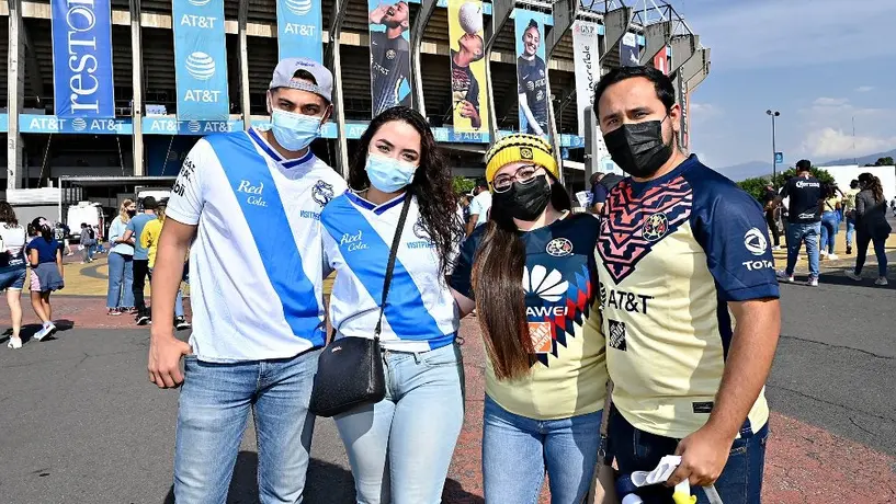 América vs Puebla: Afición azulcrema consoló a fan de La Franja en el Azteca