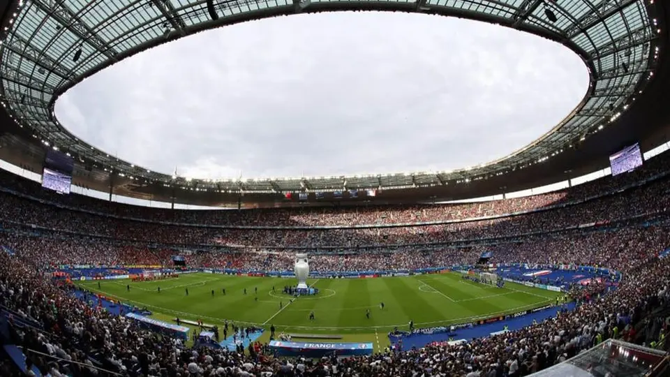 Champions League: UEFA trasladó la Final de San Petersburgo a París