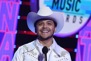 Christian Nodal se tapó otro tatuaje que tenía de Belinda