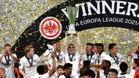 Europa League: Eintracht Frankfurt se proclamó campeón tras vencer en penales al Rangers