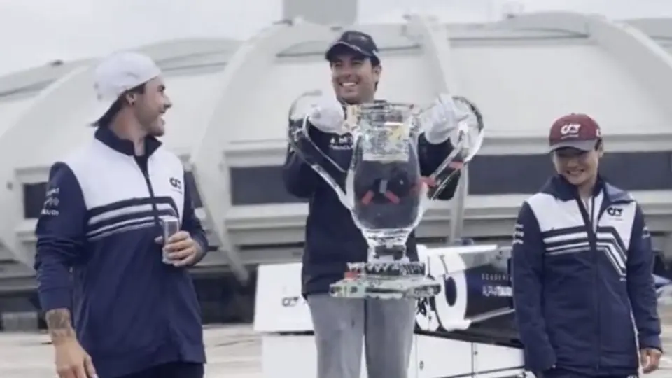 Checo Pérez: Condujo el vehículo 'más lento' y terminó en primer lugar