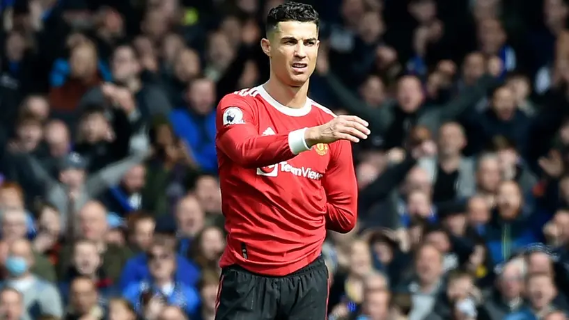 Cristiano Ronaldo: CR7 ofreció disculpas por romper celular a un aficionado