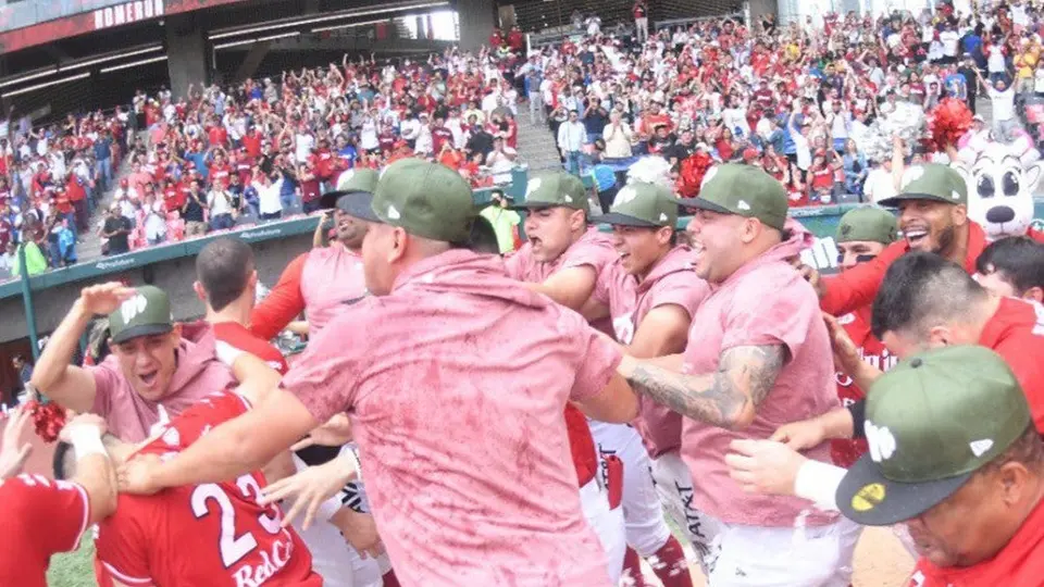 Diablos Rojos: 'A la Diabla' se llevaron la serie ante Acereros en extrainnings