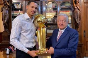 AMLO: Se reunió con Juan Toscano tras el campeonato con Golden State Warriors