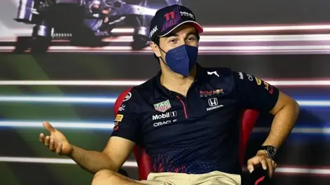 Checo Pérez: El piloto mexicano presumió haberse vacunado contra covid-19
