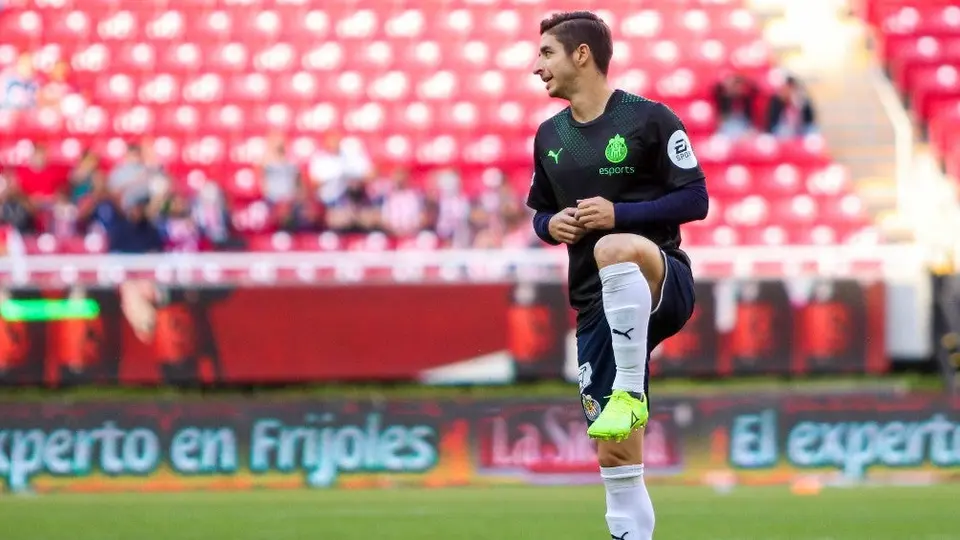 Chivas estrenó su nueva playera de eSports previo a enfrentar a Mazatlán