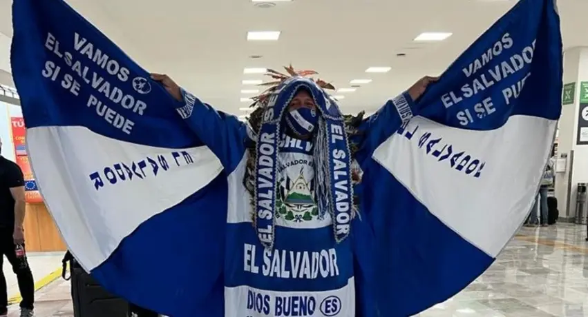 Indio Cuscatleco, invitado especial del Caramelo Team para el México vs El Salvador
