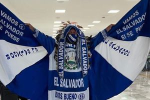 Indio Cuscatleco, invitado especial del Caramelo Team para el México vs El Salvador