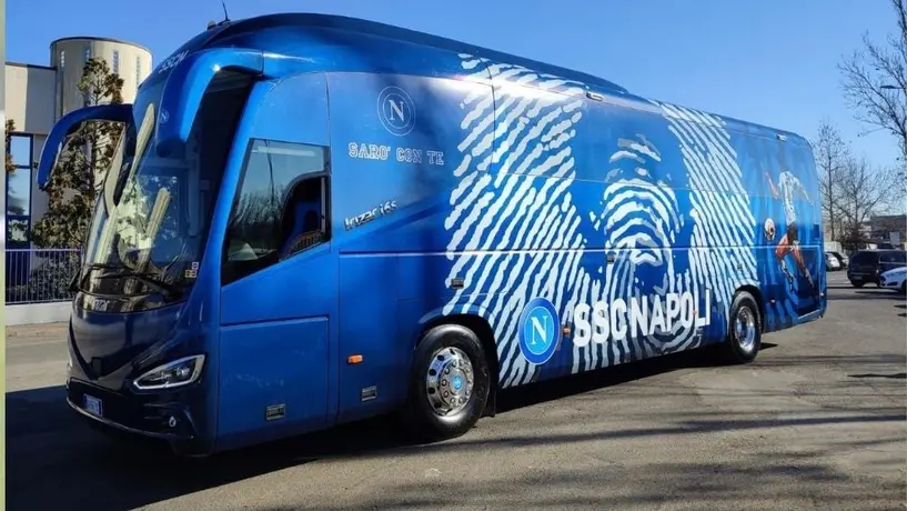 Napoli irá al estadio en un autobús dedicado a Diego Maradona