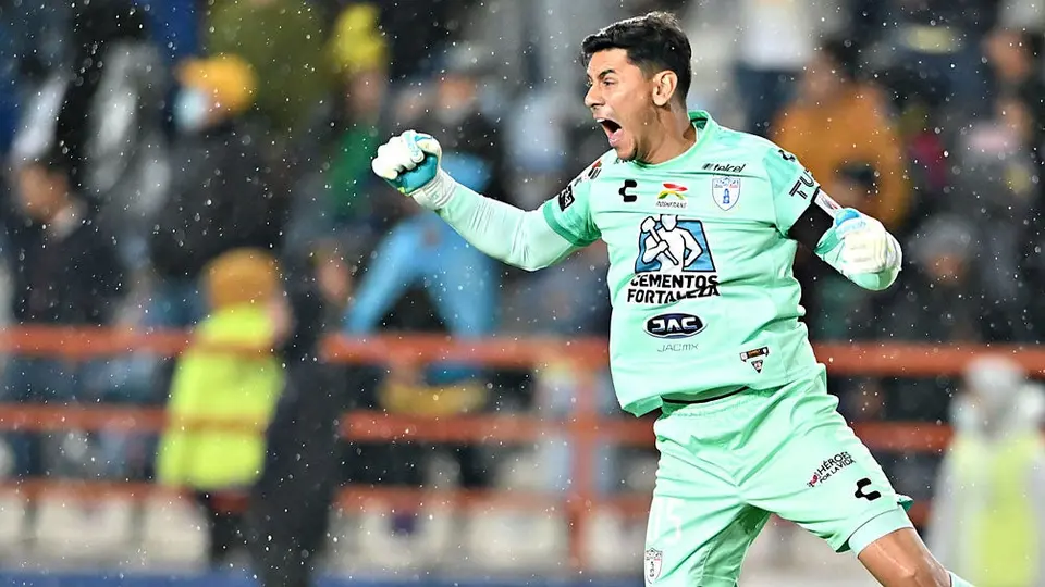 Ustari prometió playera de Pachuca a Messi si consigue el Título con Tuzos
