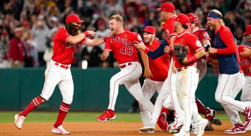 MLB: Reid Deitmers lanzó segundo juego sin hit en la victoria de los Angels ante Rays