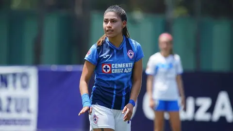 Eleisa Santos, jugadora de Cruz Azul, explotó contra quienes narran la Liga MX