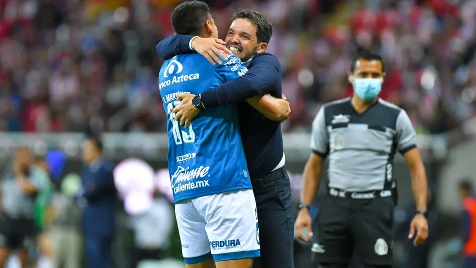 Liga MX: Puebla le remontó a Chivas y volvió al liderato