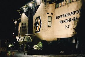 Raúl Jiménez: Molineux, estadio de los Wolves, sufrió incendio