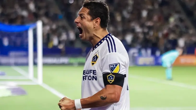 Chicharito Hernández recibió burlas por su aspecto físico tras comparación de fotografías