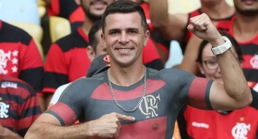 Aficionado de Flamengo se tatuó jersey del equipo en todo su torso