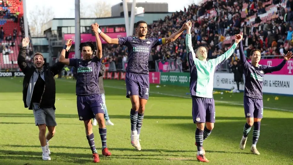 Erick Gutiérrez: Entró como titular con el PSV y ganó ante Utrecht por la mínima
