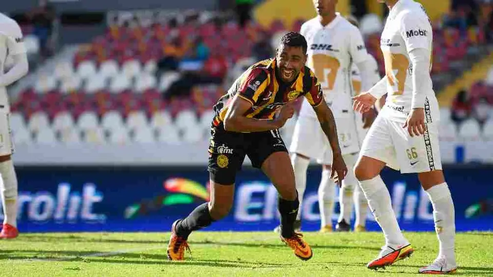 Video: Marco Granados anotó golazo de chilena con Leones Negros