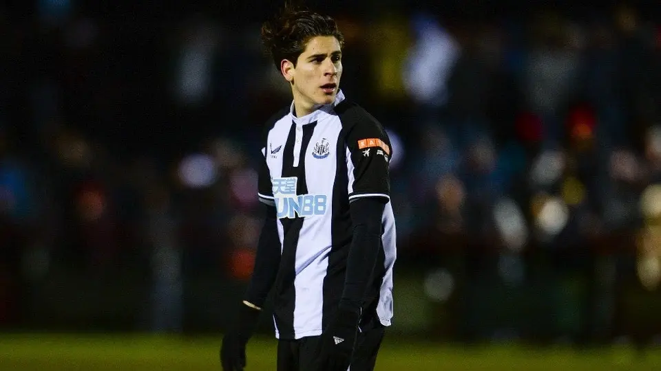 Santiago Muñoz: Consiguió primera titularidad con el Newcastle United Sub-23