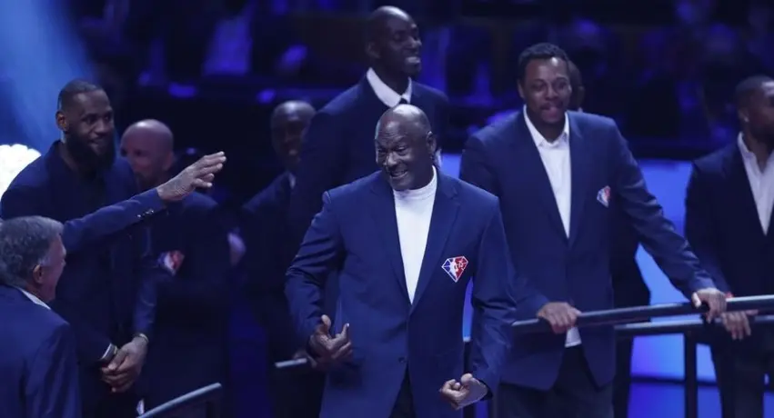 NBA: Realizó homenaje a los 75 mejores jugadores de la historia