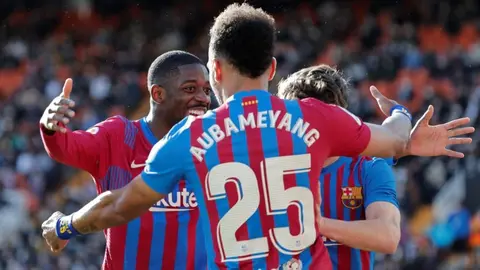Barcelona: Derrotó con autoridad al Valencia en el debut goleador de Aubameyang